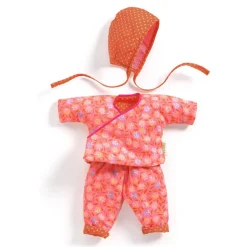 Conjunto de camisa y pantalón con flores rosas y gorro Petit Pan 32cm.<Djeco Clearance